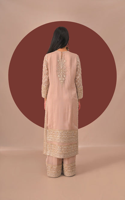 Noor Gulabi Suit