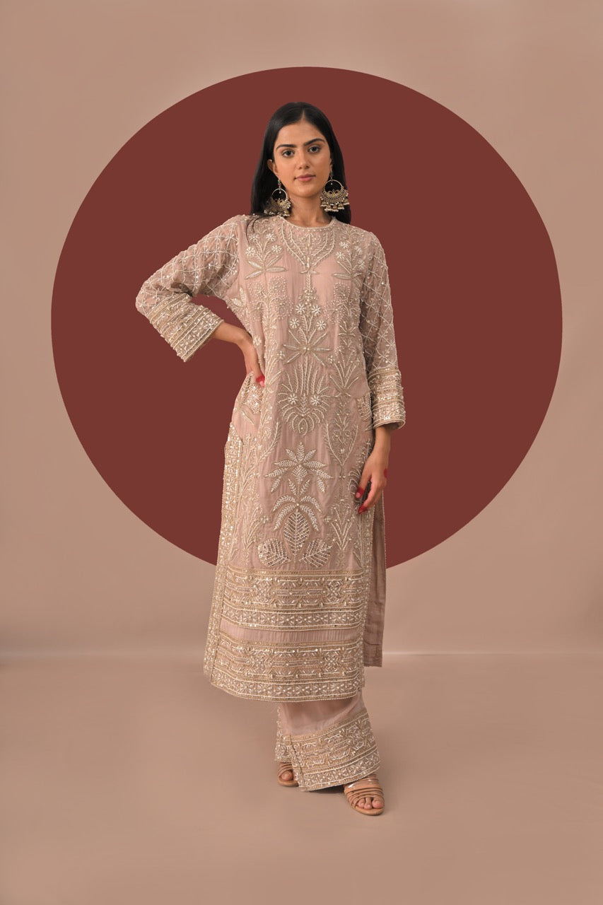 Noor Gulabi Suit